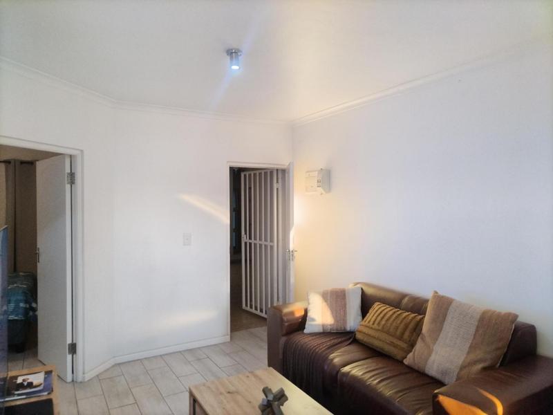 1 Bedroom Property for Sale in Tyger Valley Western Cape